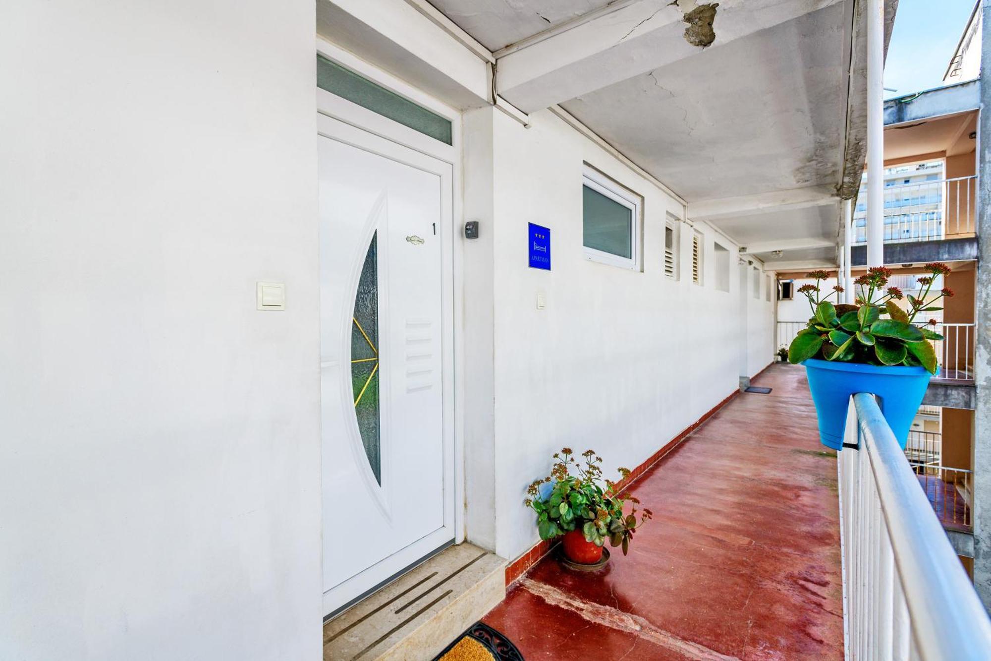 Fancy Apartment - Near The Zadar Bridge Exterior photo